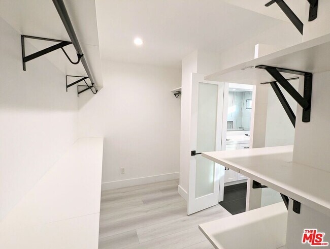 Building Photo - 1917 11th St