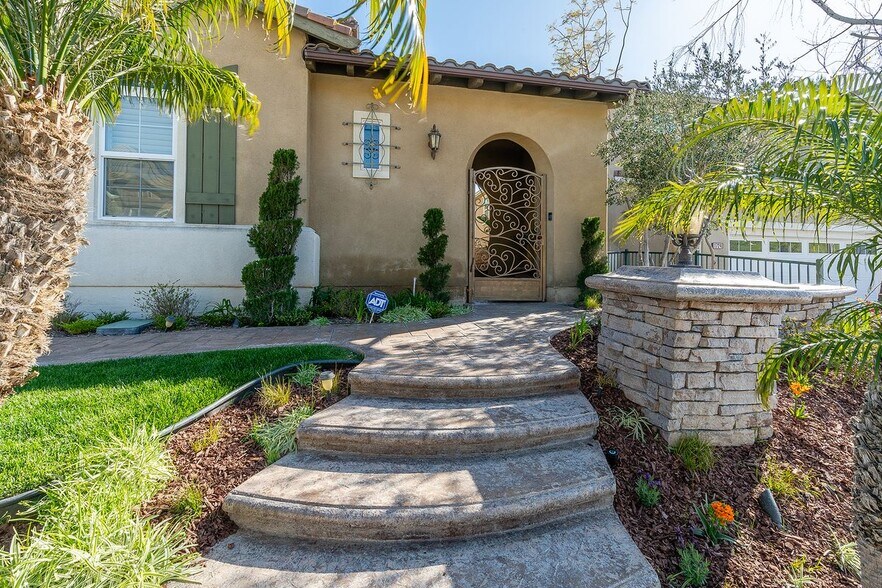 Building Photo - 1728 Bluesage Ct