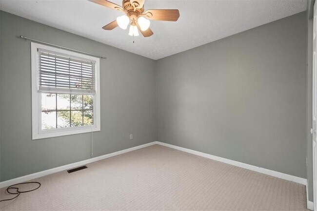 Building Photo - 102 Westbrooke Ln
