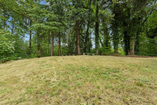 Building Photo - 4bd/2.5ba Bellevue Home