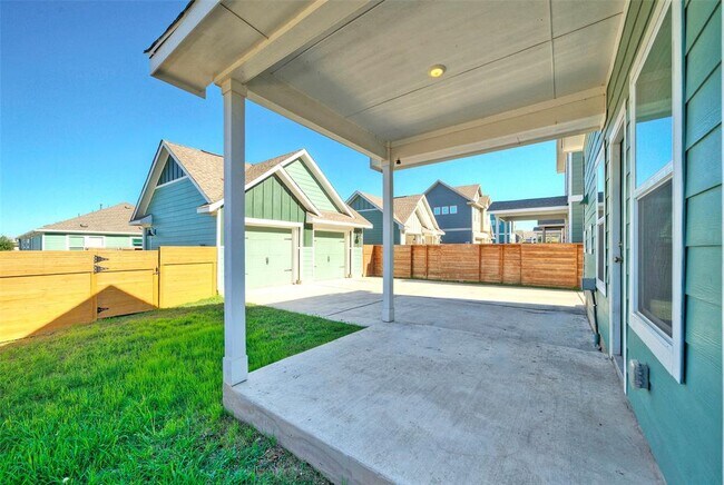 Building Photo - 201 Rioja