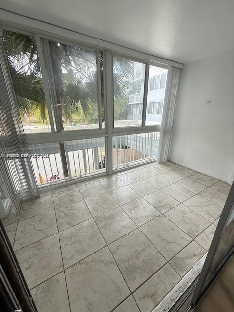 Building Photo - 4200 Hillcrest Dr