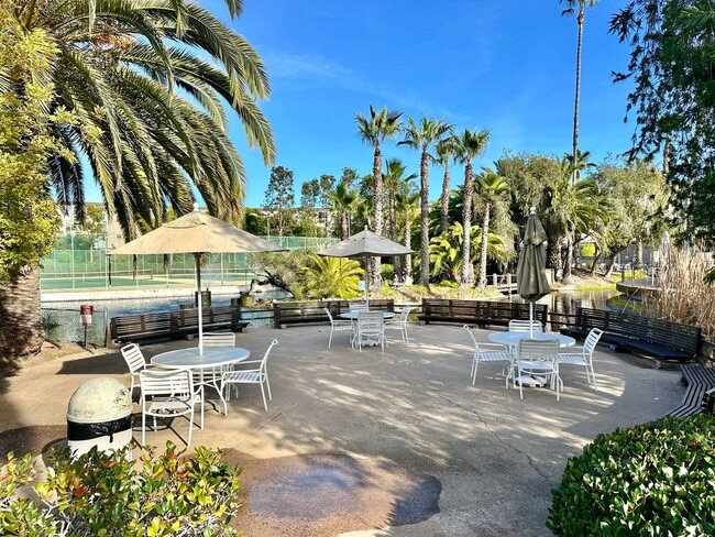 Building Photo - Beautiful condo in resort community