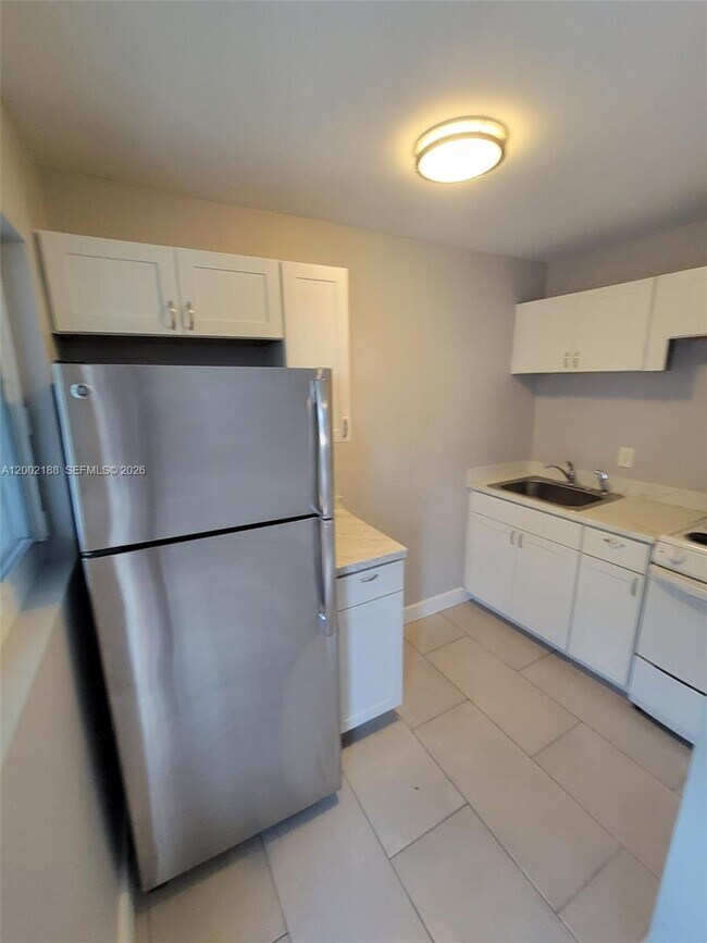 Building Photo - 1140 NW 1st Pl