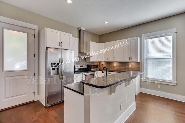 Building Photo - 1228 Willow Ct