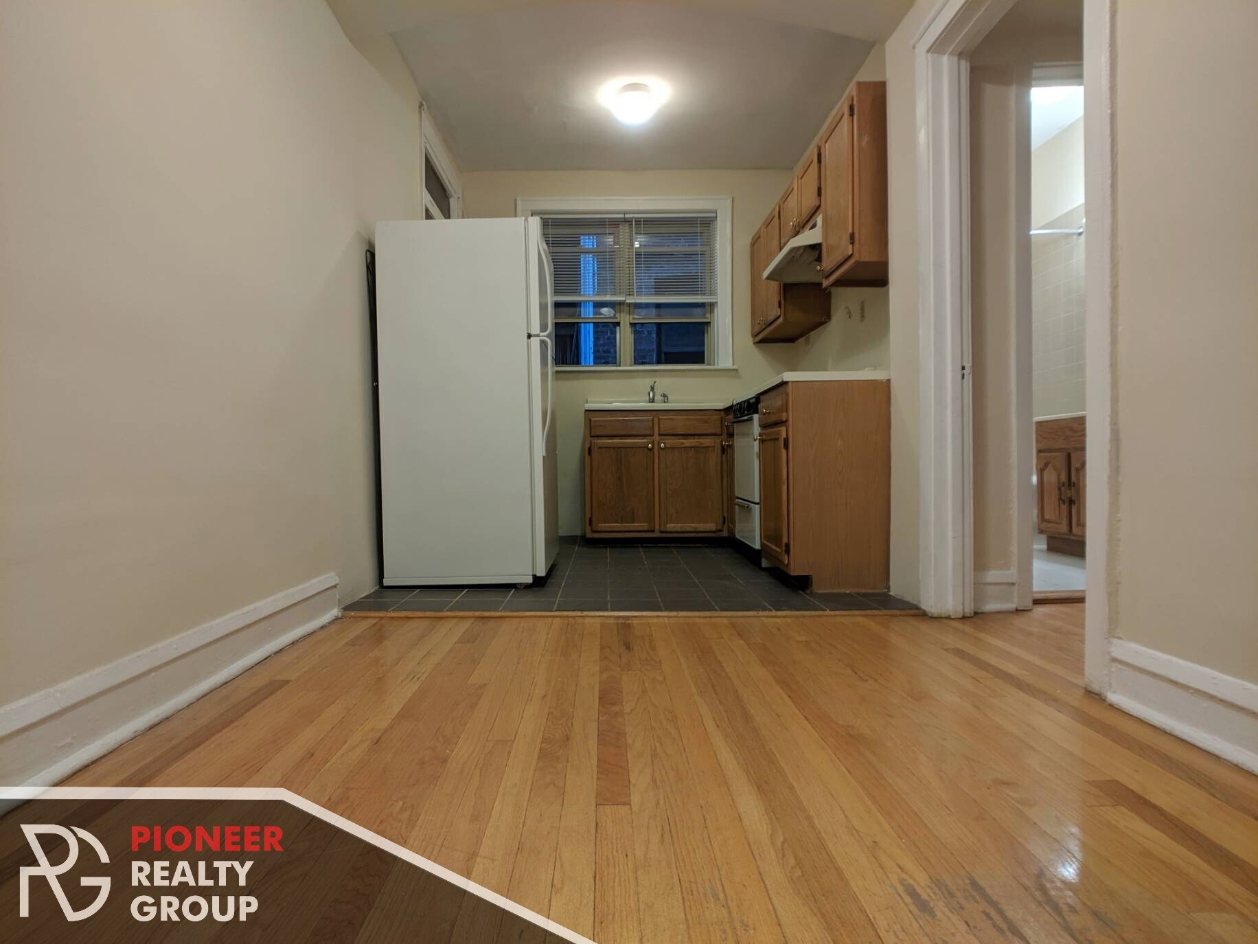 Building Photo - 4237 N Paulina St