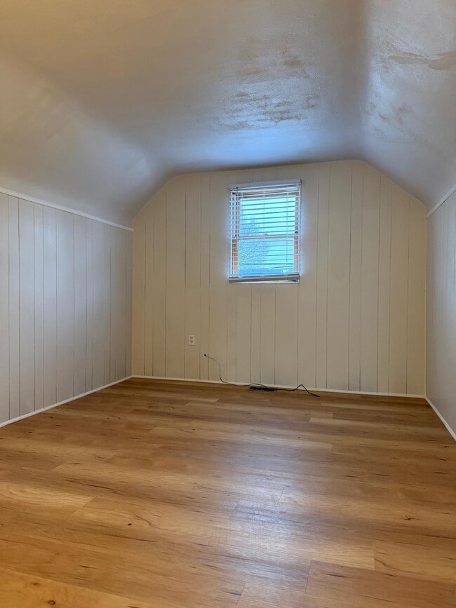 Building Photo - 612 Wood St