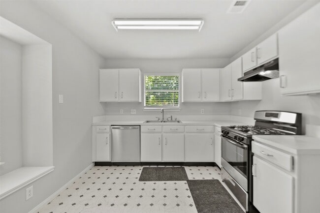 Primary Photo - 12803 Rockford Dr
