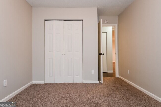 Building Photo - 1122 St Phillips Ct