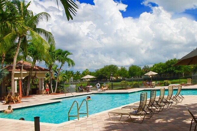 Building Photo - 2458 Centergate Dr