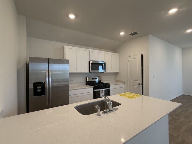 Building Photo - 312 Nizao Ln