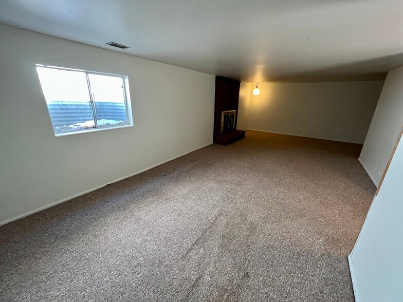 Bonus Living Room - 2344 E Fisher Ln