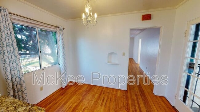 Building Photo - 400 H Ave