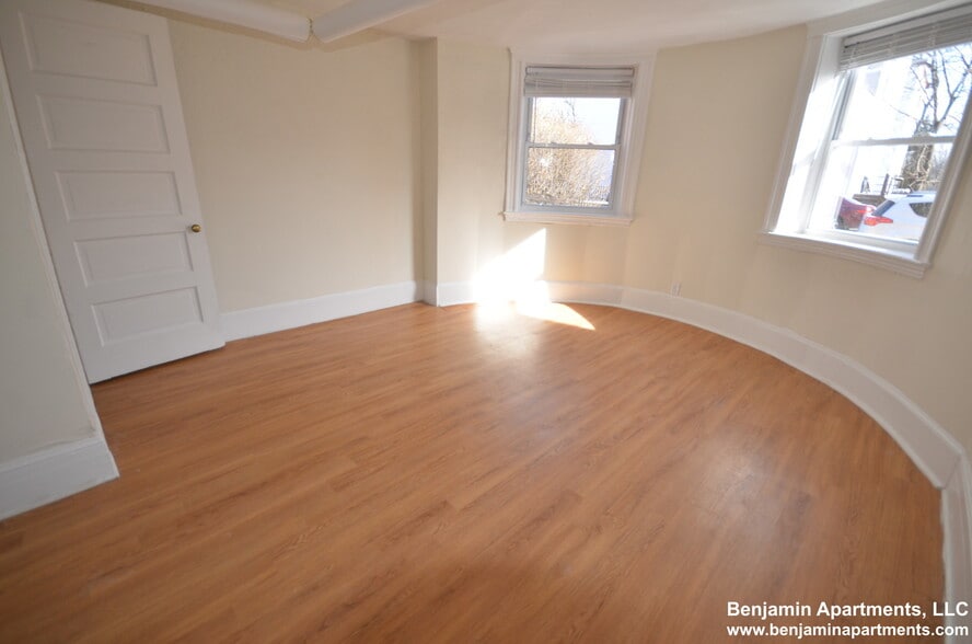 Building Photo - 7 Mt Hood Rd