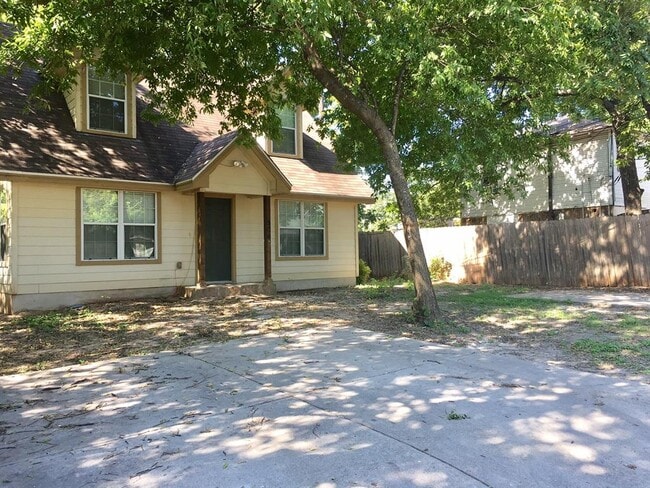 Building Photo - 506 E 38th St