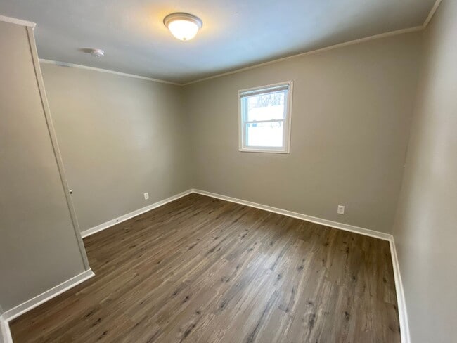 Building Photo - Charming 2 Bed 1 Bath