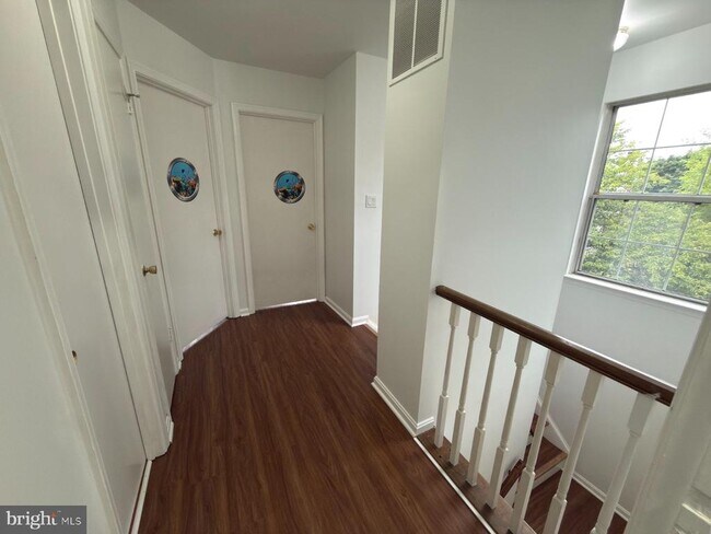 Building Photo - 46760 Hobblebush Terrace
