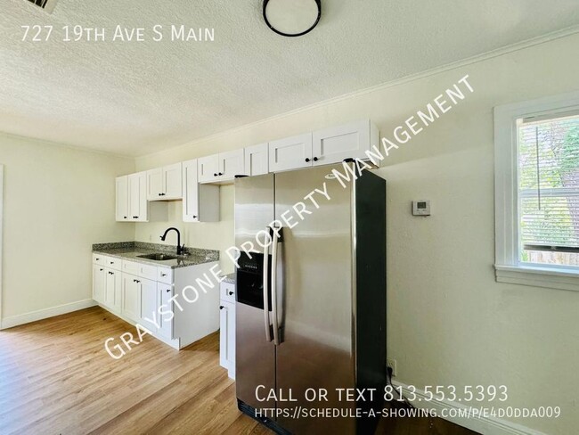 Building Photo - Cozy 3bed/1bath Duplex in St. Petersburg, ...