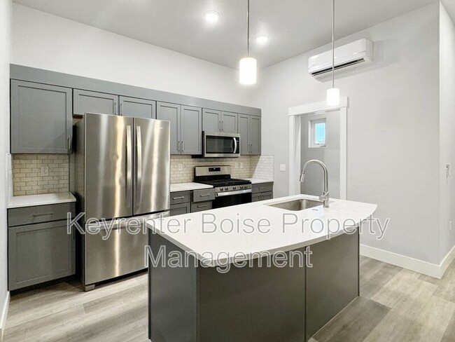 Building Photo - 8175 W Tudor Ln