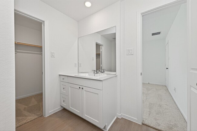 Building Photo - 6274 Alder Crk Dr