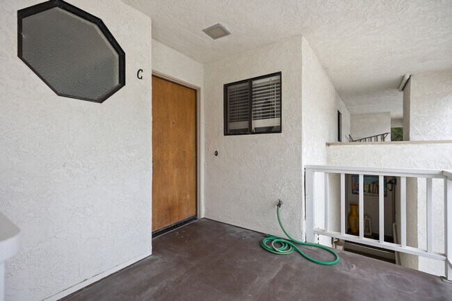 Building Photo - 406 Arenoso Ln