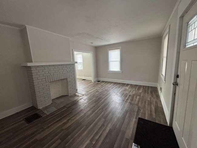 Building Photo - 218 Lechner Ave