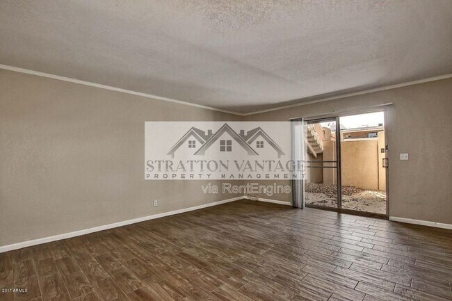 Building Photo - 810 E Colter St