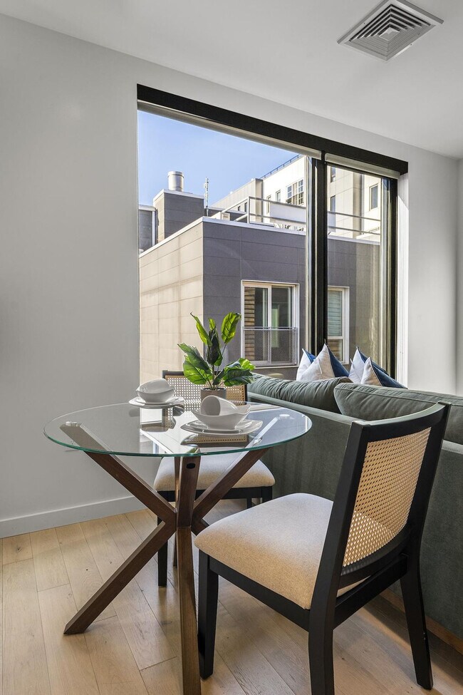 Building Photo - 35 W 2nd St