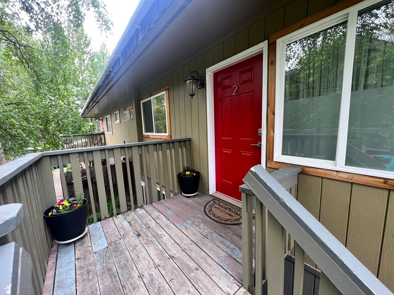 Building Photo - 2536 Forest Park Dr