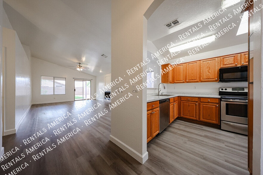 Building Photo - 10845 E Dragoon Ave