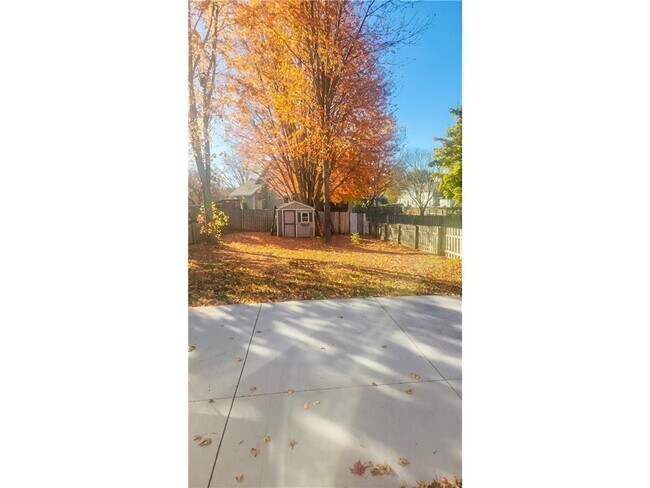 Primary Photo - 9 Heights Rd NE