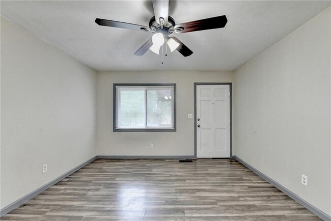 Building Photo - 103 Dogwood Ln