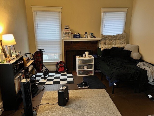 Building Photo - 705 W California Ave