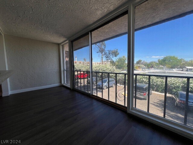 Building Photo - 1390 E Vegas Valley Dr