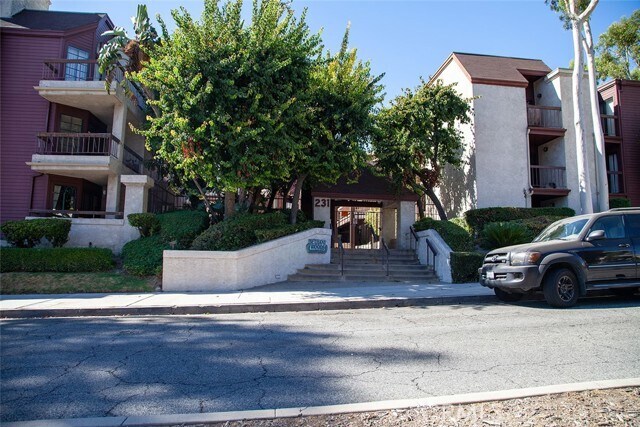 Building Photo - 231 Bethany Rd