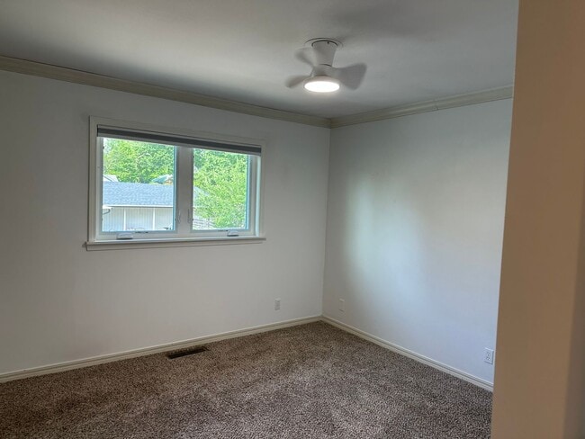 Building Photo - Just Renovated 1,300 SQ' Duplex Across from Woodward Park