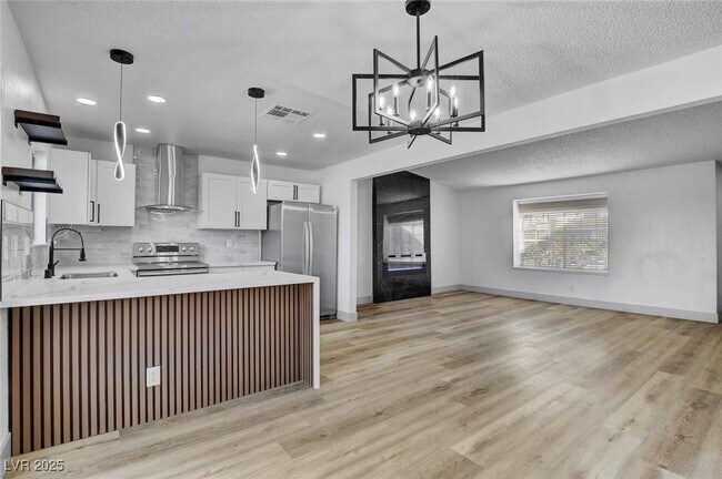 Building Photo - 4012 N Mira Ln