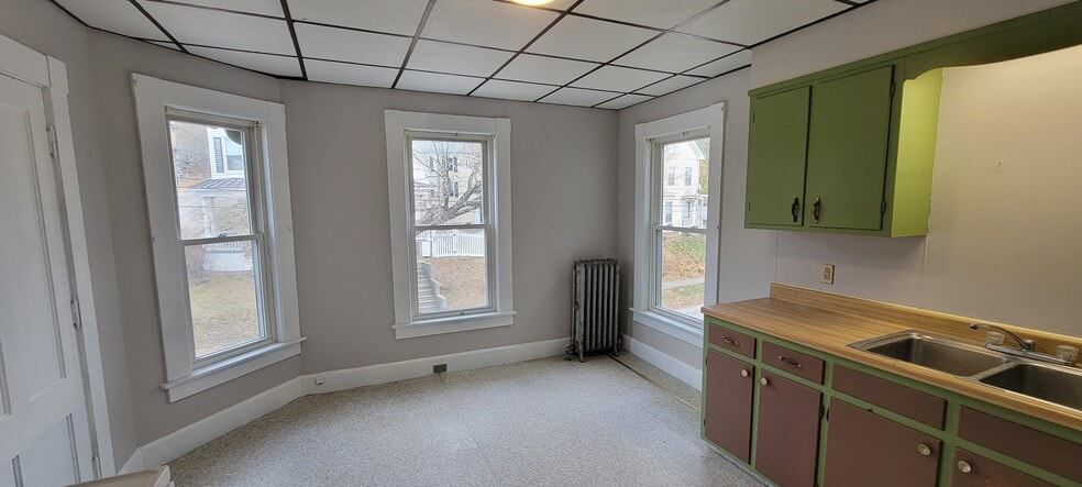 Building Photo - 47 Pine St