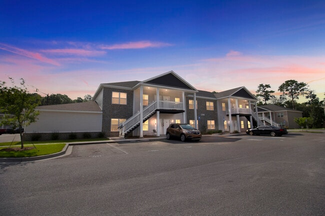 Building Photo - Hickory Grove