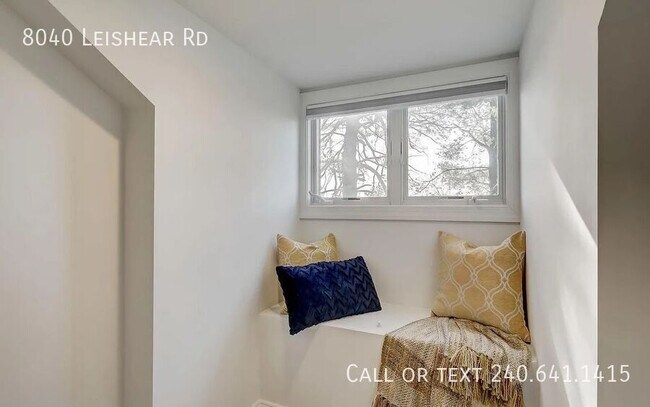 Building Photo - 8040 Leishear Rd