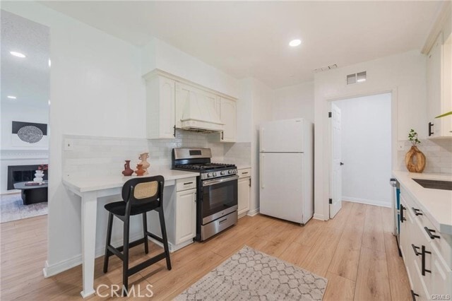 Building Photo - 718 S Claudina St