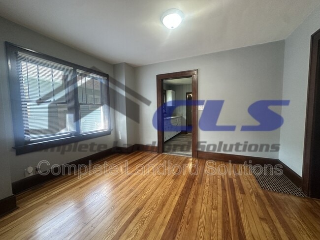 Building Photo - 2409 S 9th St