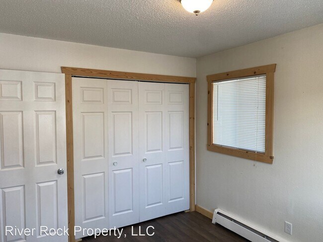 Building Photo - 4 br, 2 bath House - 601 2nd Avenue West