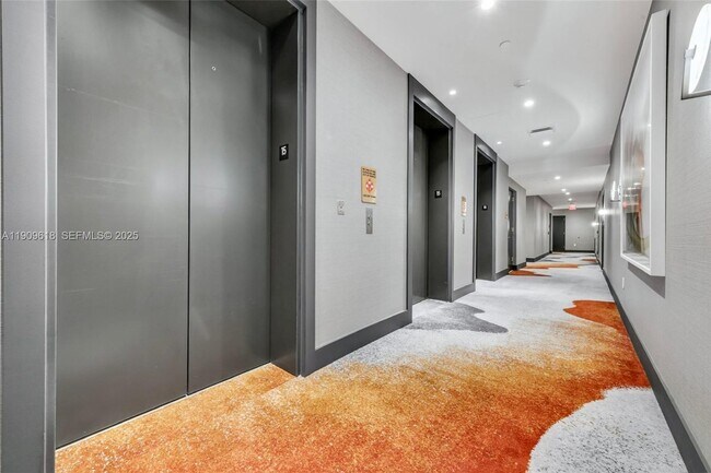 Building Photo - 2678 Tigertail Ave