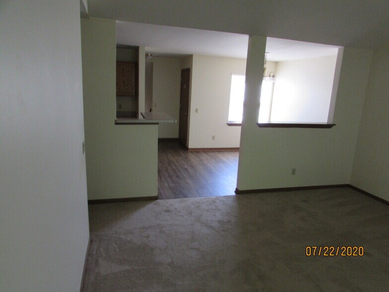 Building Photo - 10 Woodridge Ct