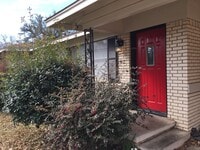 Building Photo - 3/2 with carport fenced yard pet friendly