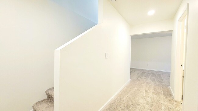 Building Photo - 1929 Blue Stem Ct