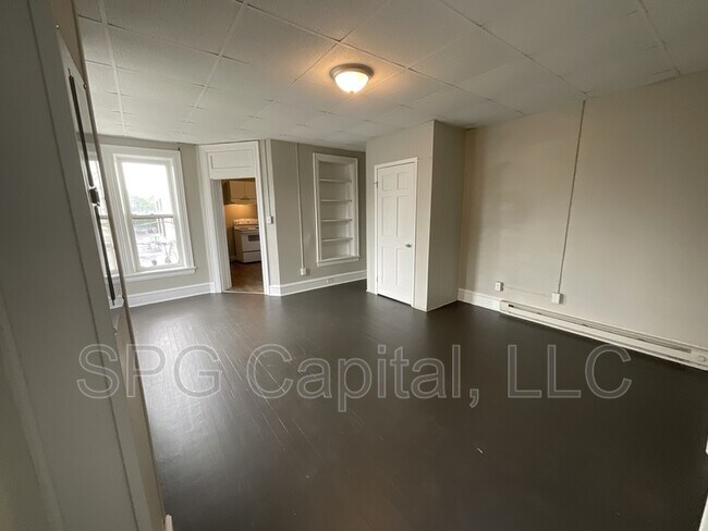 Building Photo - 120 Lincoln Way W
