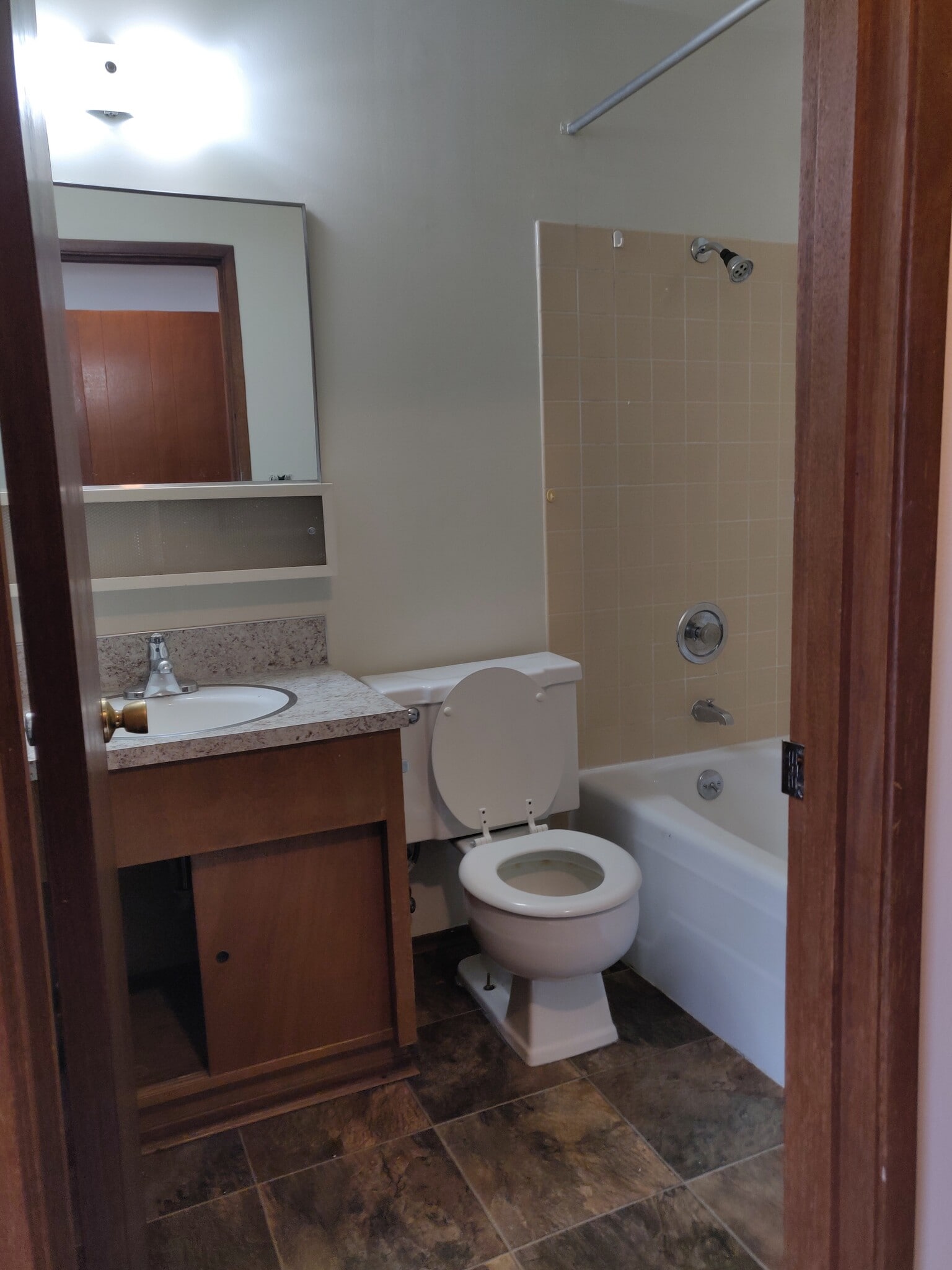 Bathroom - 17 Valley St