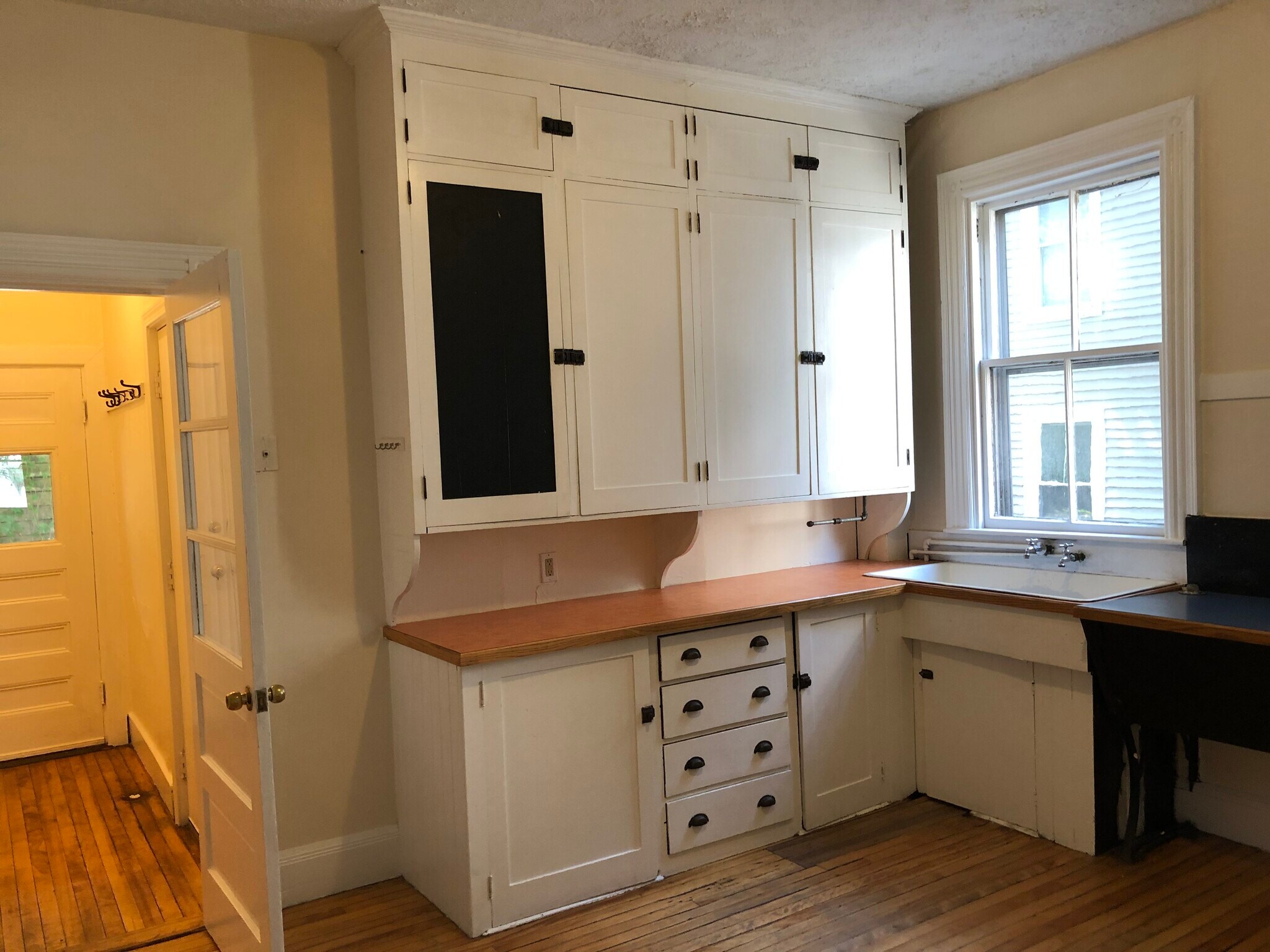 vintage kitchen cabinets - 20 Grant St